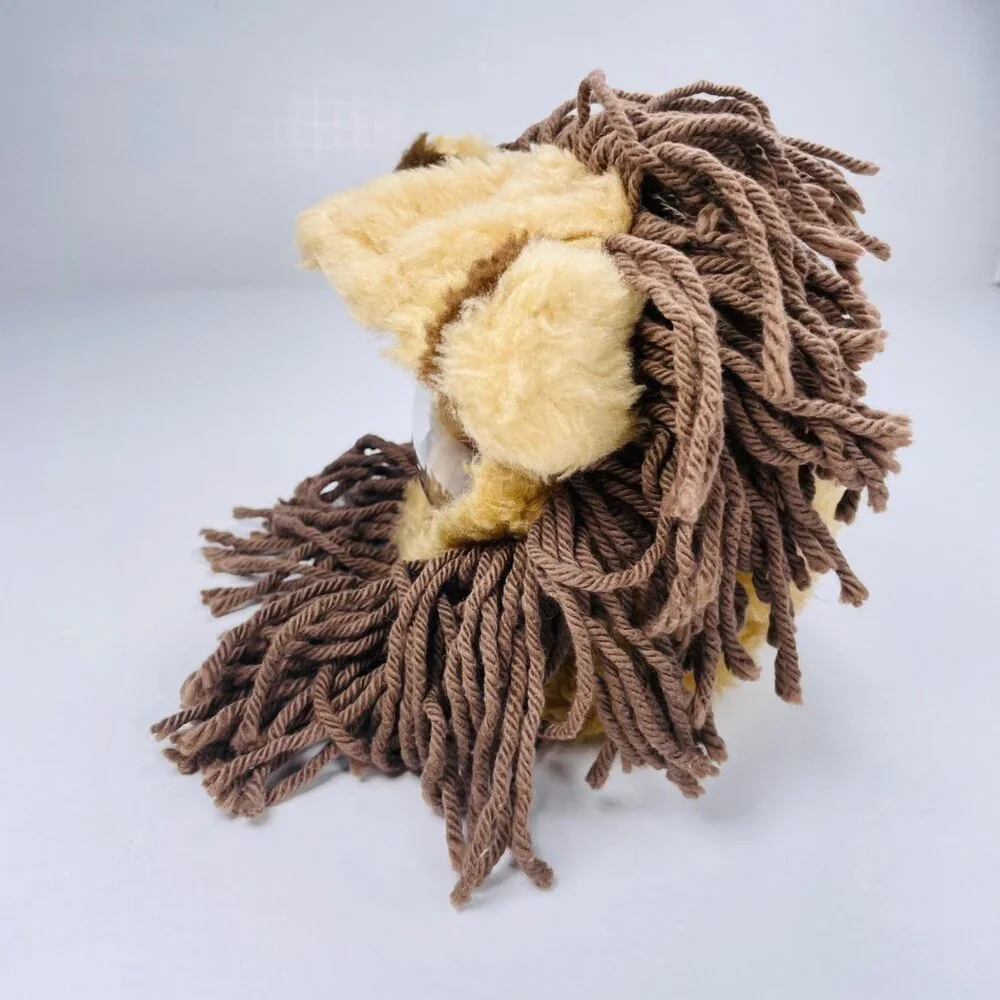 Vintage features lion